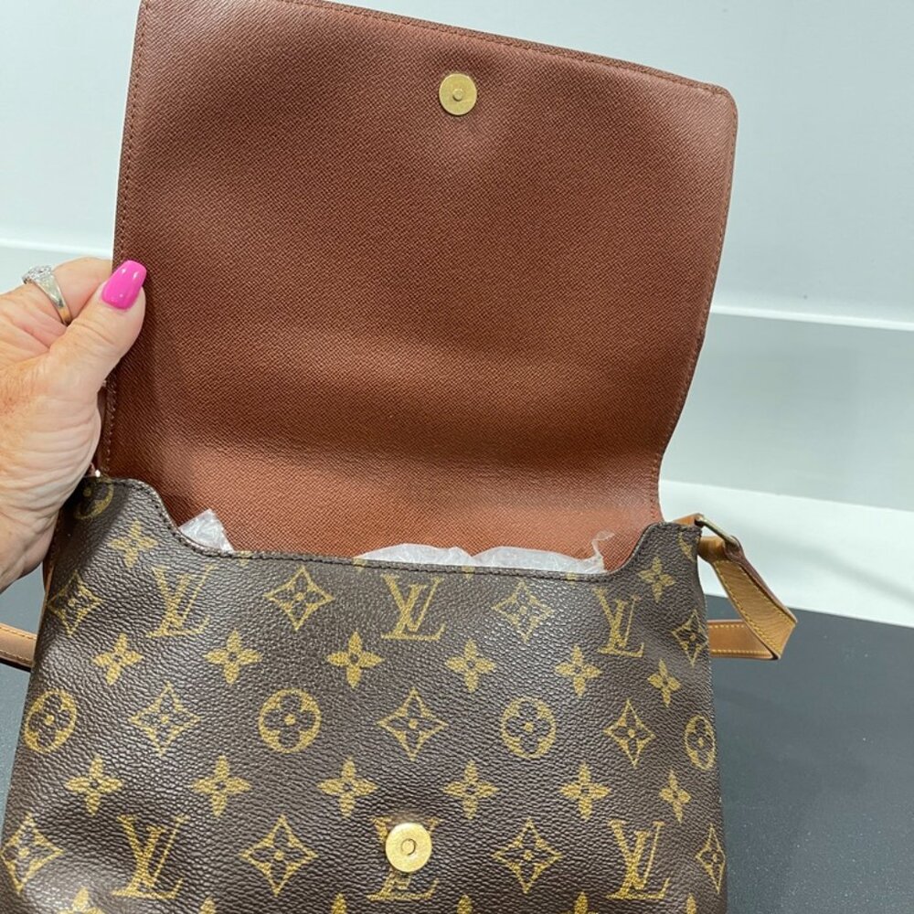 Louis Vuitton Monogram Musette Tango Shoulder Bag (JB1263) - Picture 4 of 14